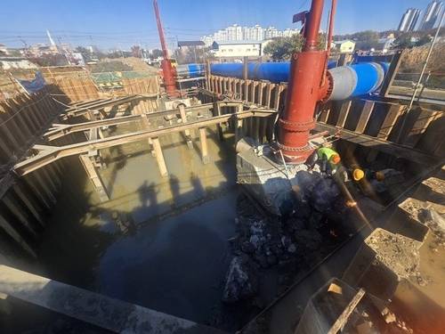 고양시 덕이동 광역송수관로 파손 현장  [독자제공. 재판매 및 DB 금지]