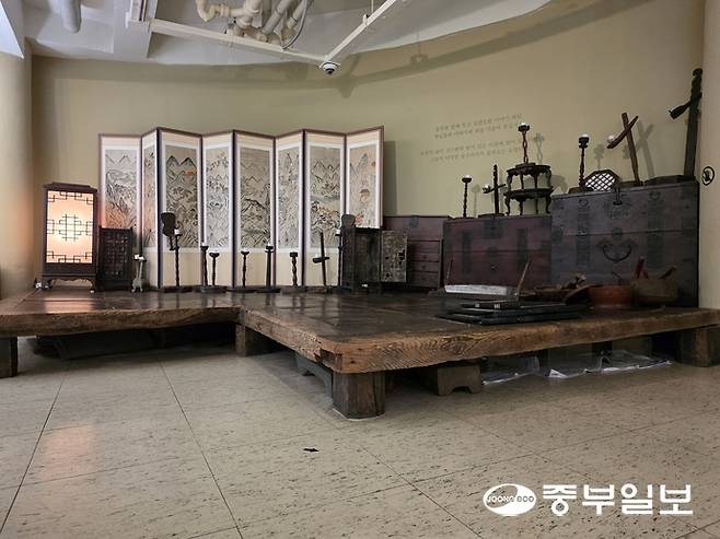 한국등잔박물관 기획상설전 '빛과 마주하다, 이야기하다' 전시 모습. 이준도기자