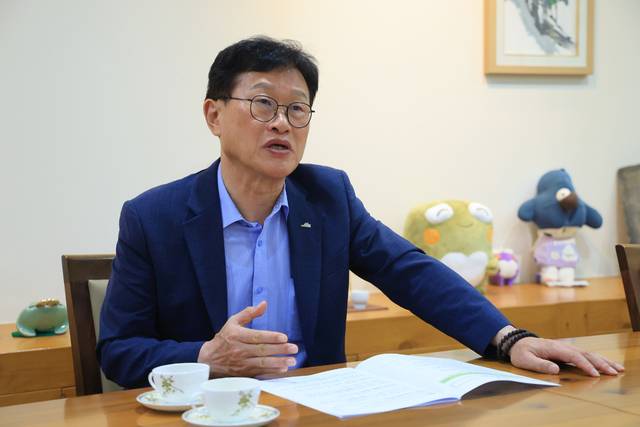 김대권 대구 수성구청장이 대구일보와 인터뷰를 하고 있다. 대구 수성구청 제공