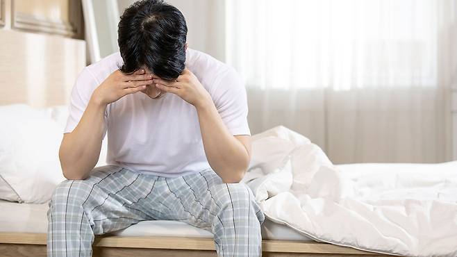 반복되는 아침 두통은 단순 피로 증상이 아닐 수 있다｜출처: 클립아트코리아