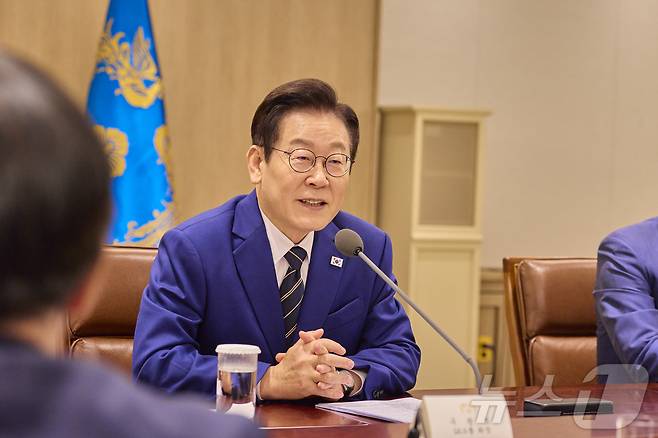 이재명 대통령이 16일 서울 용산 대통령실 청사에서 열린 한미 관세협상 후속 민관 합동회의에서 발언하고 있다. (대통령실 제공. 재판매 및 DB 금지) 2025.11.16/뉴스1 ⓒ News1 이재명 기자