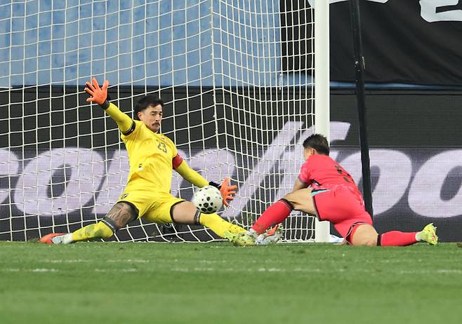 조규성이 14일 대전월드컵경기장에서 열린 남자축구 국가대표 A매치 평가전 대한민국과 볼리비아의 경기에서 슛하고 있다. 대전 | 연합뉴스