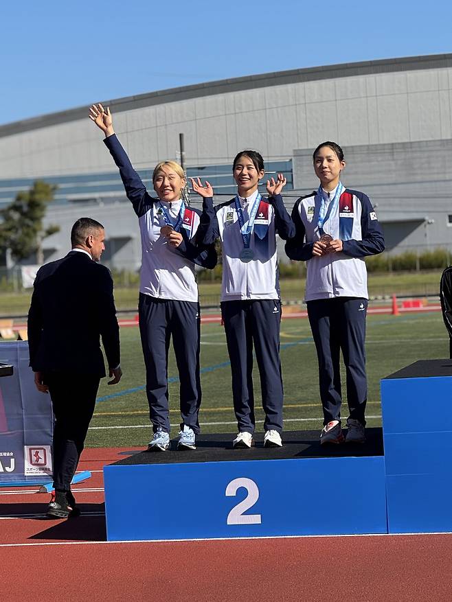 왼쪽부터 성승민-최인리-김유리. 사진제공=대한근대5종연맹