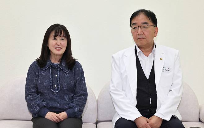 유금분 마음상담소장(심리상담사·왼쪽)과 임상혁 전태일의료센터 건립위원회 운영위원장(녹색병원장)이 13일 서울 종로구 전태일의료센터 마음상담소에서 한겨레와 인터뷰하고 있다. 오는 18일 문을 여는 전태일의료센터 마음상담소는 재난·참사 피해자, 산재노동자, 청년 등 사회에서 소외된 시민들의 마음건강을 돌보는 것을 목표로 한다. 류우종 선임기자 wjryu@hani.co.kr