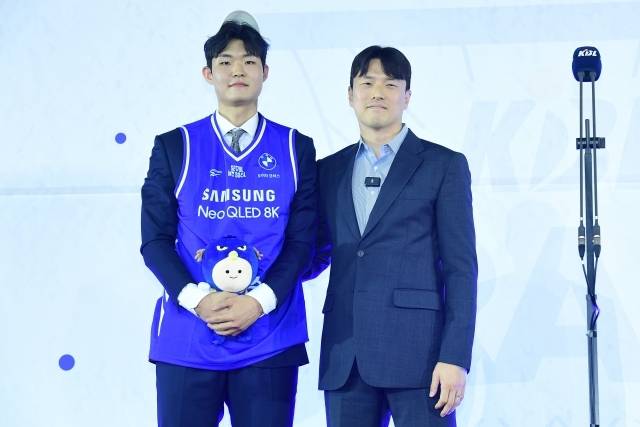 서울 삼성도 전체 5순위 신인 이규태의 이른 프로 데뷔를 계획 중이다. 김효범 감독의 스페이싱 및 3점슛 농구에 적합한 신인이다. 내부적으로는 최현민만큼, 그 이상의 슈팅을 기대한다는 평가가 있다. 사진=KBL 제공