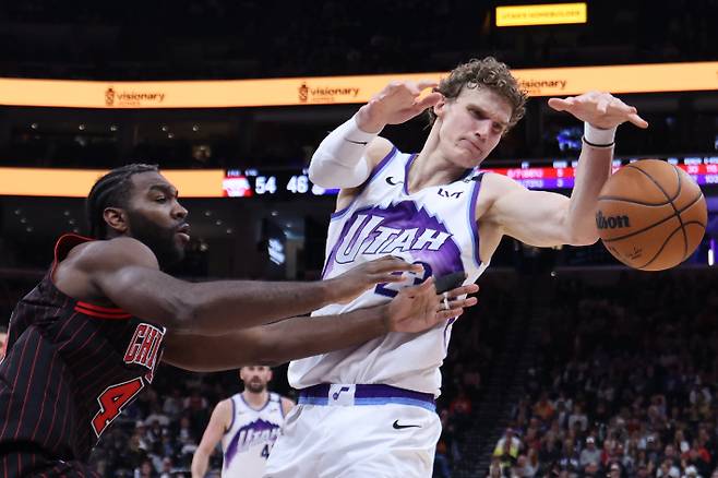 라우리 마카텐(오른쪽). 연합뉴스