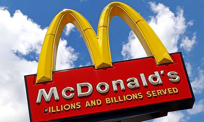 패스트푸드업체 맥도날드 간판. AP연합뉴스