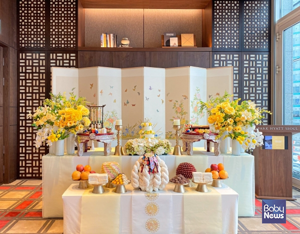 파크 하얏트 서울, 럭셔리하고 프라이빗한 컨셉의 '2026 돌페어' 선보여. ⓒ파크 하얏트 서울