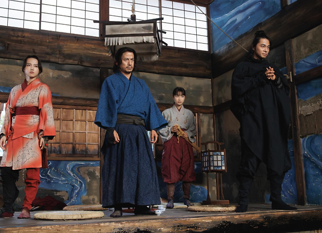 넷플릭스 '이쿠사가미' 스틸 컷