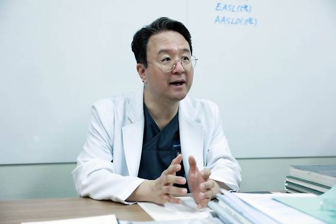 고홍 세브란스병원 소아소화기영양과 교수가 12일 데일리안과 인터뷰를 진행하고 있다. ⓒ세브란스병원