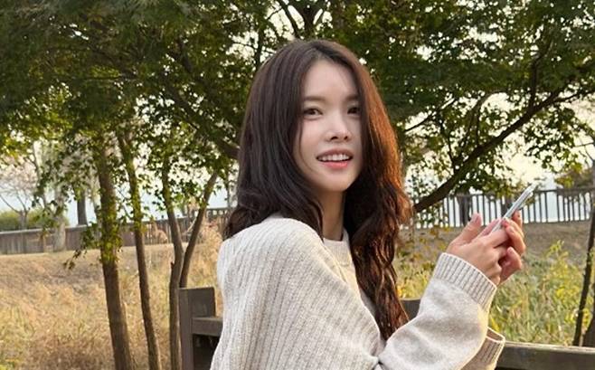 안다르 신애련 전 대표가 남편 오대현 씨의 국가보안법 위반 실형 이후 “결혼 전 일이라 몰랐다”며 비난을 멈춰달라고 호소했다. 안다르는 “두 사람은 2021년 사임해 현재 회사와 무관하다”고 밝혔다. 안다르 전 대표 신애련 SNS @andar_ar_ 갈무리