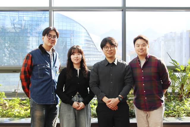 유재석(왼쪽부터) DGIST 교수, 성효진·정진환 박사과정생,  현정호 교수.