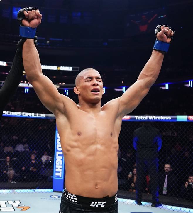 UFC 첫 승을 거둔 마테우스 카밀루. 사진=UFC 파이트 패스 브라질 SNS