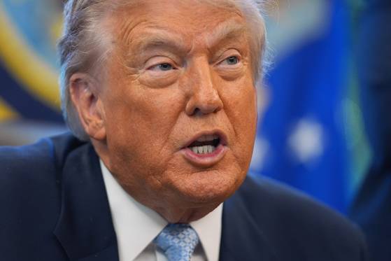 도널드 트럼프 미국 대통령이 17일(현지시간) 백악관에서 발언하는 모습. AP=연합뉴스.