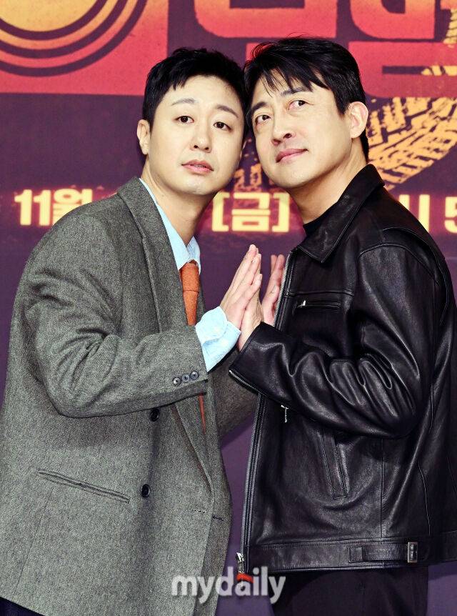 SBS 금토드라마 ‘모범택시3’ 제작발표회에서 배유람과 장혁진이 포즈를 취하고 있다./마이데일리 DB