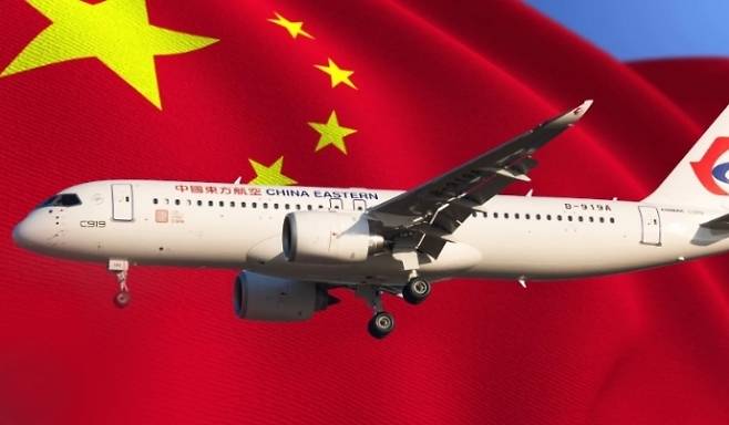 중국 국영항공사와 중국 국기 자료사진