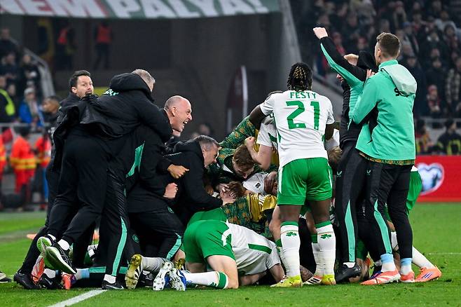 ▲ 2026 북중미 월드컵 유럽 예선 마지막 라운드가 치러졌다. 아일랜드는 헝가리에 극적인 승리를 거두며 2위로 플레이오프에 갔고 프랑스, 포르투갈 등은 본선 진출을 확정했다. ⓒ연합뉴스/EPA/AFP