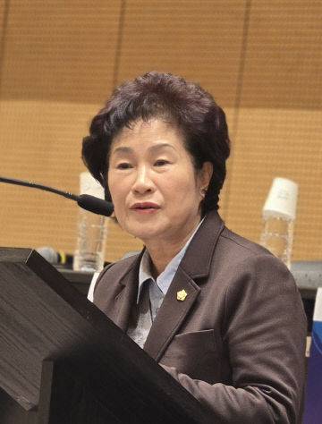 오관영 동구의회 의장이 축사하고 있다.