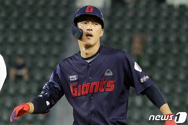 내년에도 롯데 자이언츠에서 뛰는 노진혁. /뉴스1 DB ⓒ News1 민경석 기자