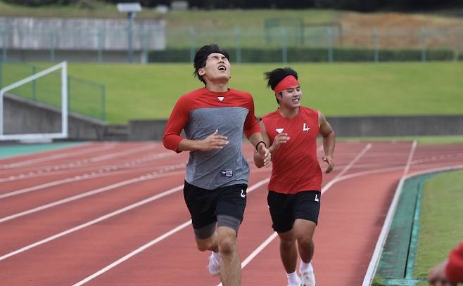 SSG가 지난달 25일부터 일본 가고시마에서 유망주 육성 캠프에 돌입한 가운데, 선수단이 러닝 훈련을 소화하고 있다. 사진 | SSG 랜더스