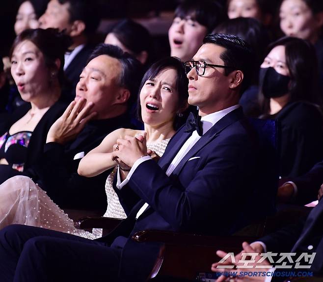 19일 제46회 청룡영화상 시상식이 여의도 KBS홀에서 열렸다. 남우주연상 수상한 배우 현빈. 여의도=송정헌 기자songs@sportschosun.com/2025.11.19/