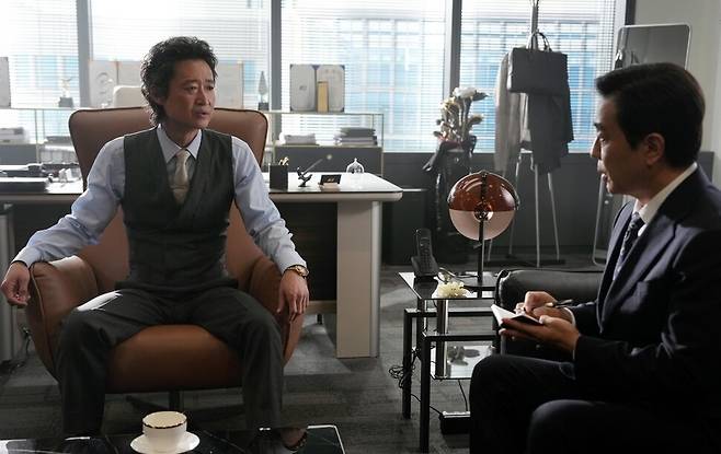 ‘서울 자가에 대기업 다니는 김 부장 이야기’의 한 장면. 제이티비시(JTBC) 제공