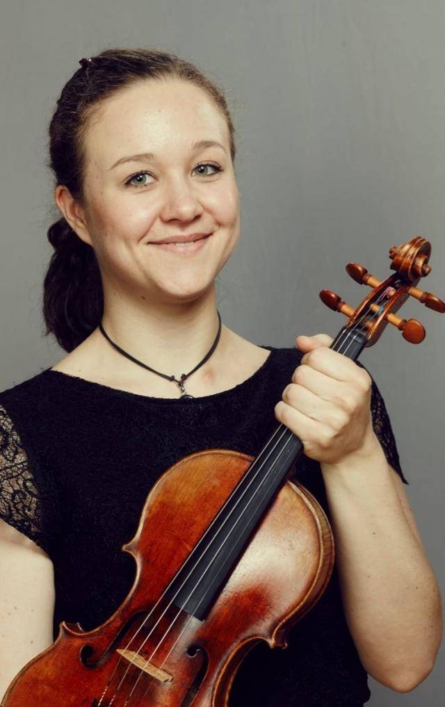 아나 도잔 슬로베니안 필하모닉 악장. 빈체로 제공