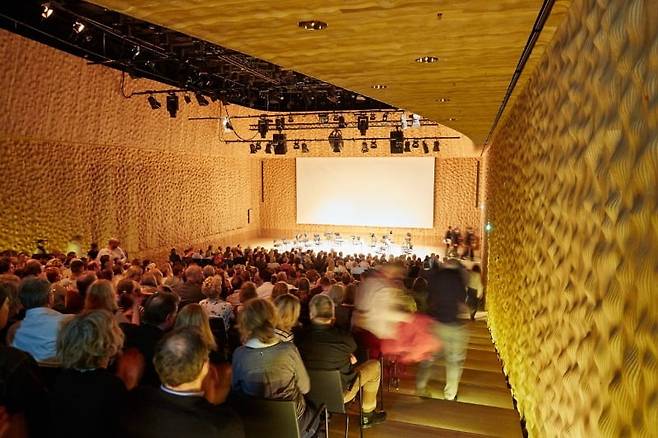 함부르크 엘브필하모니 리사이틀홀 / 사진. © Claudia Hoehne