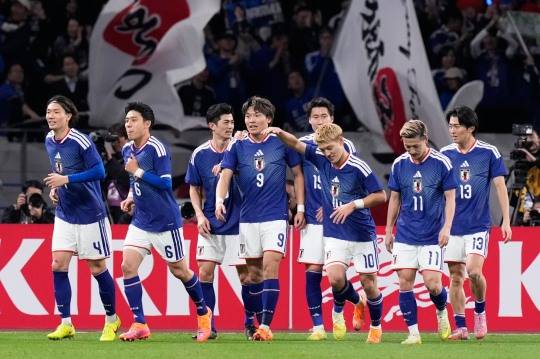 마치노 슈토(9번)의 골에 기뻐하는 일본 선수들. 사진[AP=연합뉴스]