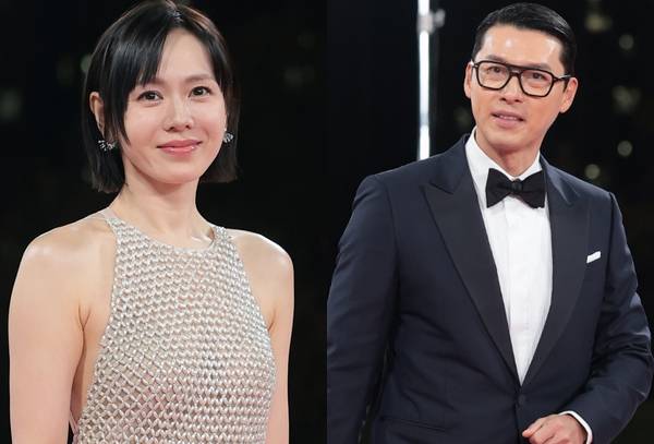 배우 현빈·손예진 부부가 제46회 청룡영화상 시상식 레드카펫에 차례로 등장해 눈길을 끌었다. 사진은 배우 현빈·손예진 부부가 19일 오후 서울 영등포구 KBS홀에서 열린 제46회 청룡영화상 시상식에 참석해 레드카펫을 밟는 모습. /사진=뉴스1