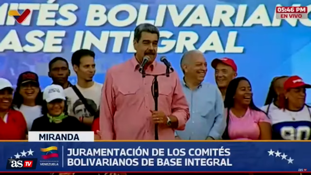 니콜라스 마두로 베네수엘라 대통령이 16일 미란다주 페타레에서 열린 행사에서 지지자들과 함께 존 레넌의 이매진을 열창하고 있다.  아스TV 유튜브 캡처