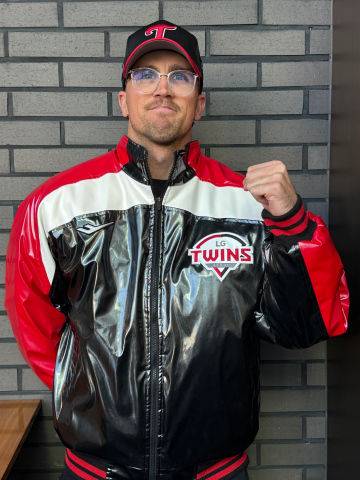 [서울=뉴시스] LG 트윈스와 아시아쿼터 계약 맺은 라클란 웰스. (사진 = LG 트윈스 제공)  *재판매 및 DB 금지