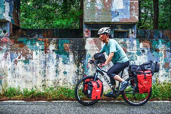 강원도 동북쪽 전방답게 군 관련 구조물들이 많다.&nbsp;