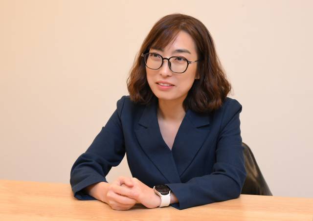 안미현 서울중앙지검 검사가 18일 서울시 서초구 교대역 인근에서 서울경제신문과 만나 보완수사권의 필요성에 대해 설명하고 있다. 권욱 기자