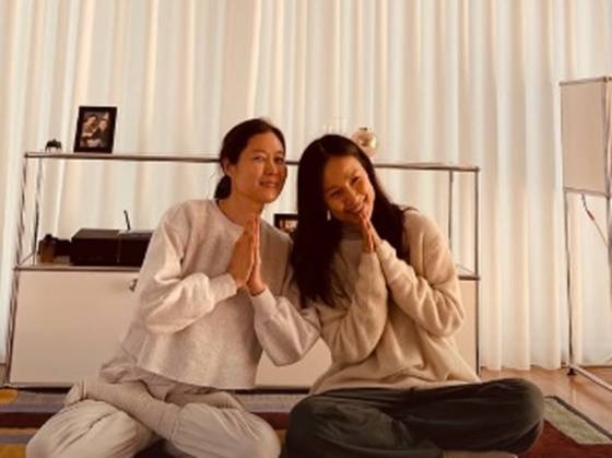 문소리, 이효리 /사진=문소리 SNS