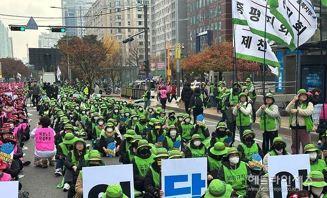 20일 서울에서 열린 학교비정규직연대회의 파업 관련 집회.