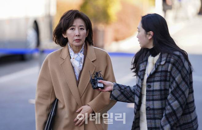 [이데일리 방인권 기자] 나경원 국민의힘 의원이 18일 서울 종로구 헌법재판소에서 열린 윤석열 대통령 탄핵심판 9차 변론기일에 참석하고 있다. 이날 윤석열 대통령은 법정에 출석하지 않고 돌아갔다.
