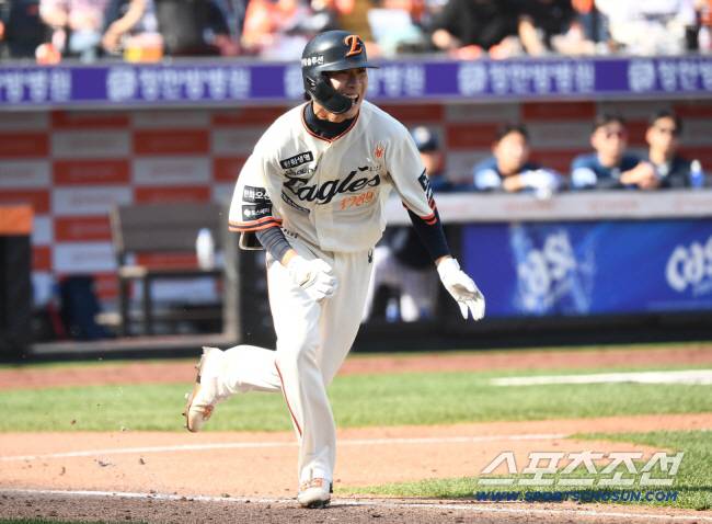 20일 대전 한화생명볼파크에서 열린 NC-한화전. 6회말 2사 이상혁이 내야 안타를 친 후 달려나가고 있다. 대전=정재근 기자 cjg@sportschosun.com/2025..4.20/