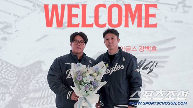 FA 강백호가 20일 4년 총액 100억원에 한화 이글스 유니폼을 입게됐다. 사진제공=한화 이글스