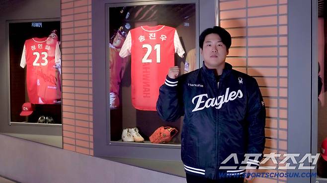 FA 강백호가 20일 4년 총액 100억원에 한화 이글스 유니폼을 입게됐다. 사진제공=한화 이글스