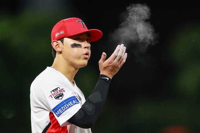 유격수 박찬호의 FA 이적과 맞물려 3루수에서 포지션 전환 가능성이 거론되는 김도영. KIA 제공