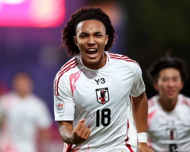 선제골 주인공 맥기 역시 이 부분에 대한 불만을 숨기지 못했다. 맥기는 “정정당당하게 하지 않으면 진다고 믿는다”며 “이 경기에서는 죽거나 다치더라도 꼭 승리를 이끌겠다는 각오로 들어갔다. 지고 싶지 않았다”고 이야기했다. 사진=일본축구협회 SNS