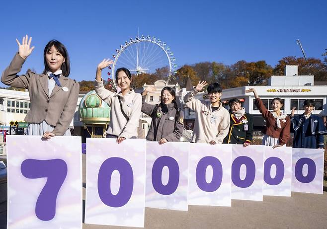 에버랜드의 통합 멤버십 프로그램인 '솜사탕' 회원수가 20일 국내 레저업계 최초로 700만명을 돌파했다. 지난 2023년 11월 론칭한 이후 2년만에 달성한 기록으로, 약 10초에 한명 꼴로 가입자가 증가한 셈이다. /사진제공=삼성물산