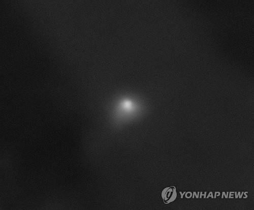 NASA가 공개한 성간 혜성 3I/ATLAS 촬영 이미지 [NASA/JPL-Caltech/University of Arizona/로이터=연합뉴스]