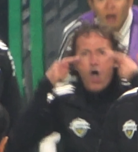 전북 타노스 코치의 문제된 행동 | 팬 영상 캡처