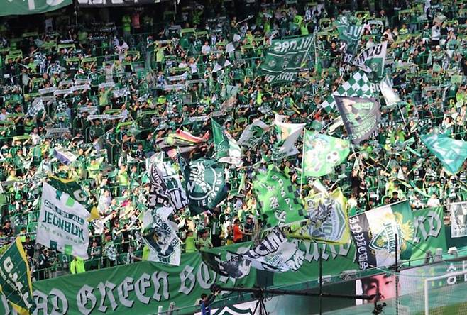 전북서포터즈연합 매드그린보이즈 SNS 캡처