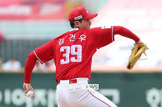 ▲ 올 시즌 막판 강렬한 인상을 심어주며 내년 개막 로테이션 후보로 급부상한 김건우 ⓒ곽혜미 기자