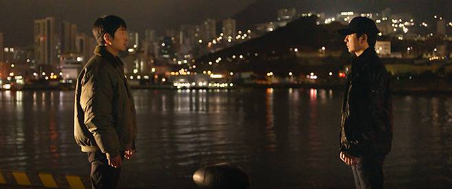 박정표, 갈아끼운 두 얼굴..영화 '천국은 없다' 쌍둥이 연기도 찰떡