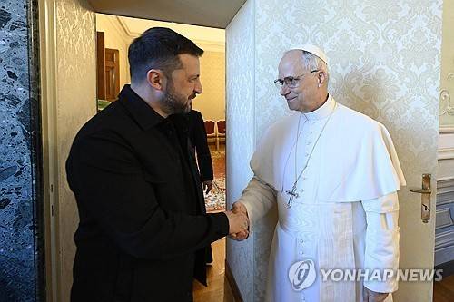 지난 7월 만난 레오 14세와 젤렌스키 대통령 [EPA 연합뉴스 자료사진. 재판매 및 DB 금지]