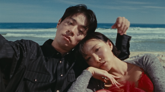 박정민, 화사. 사진ㅣ화사 ‘Good Goodbye’ MV 캡처